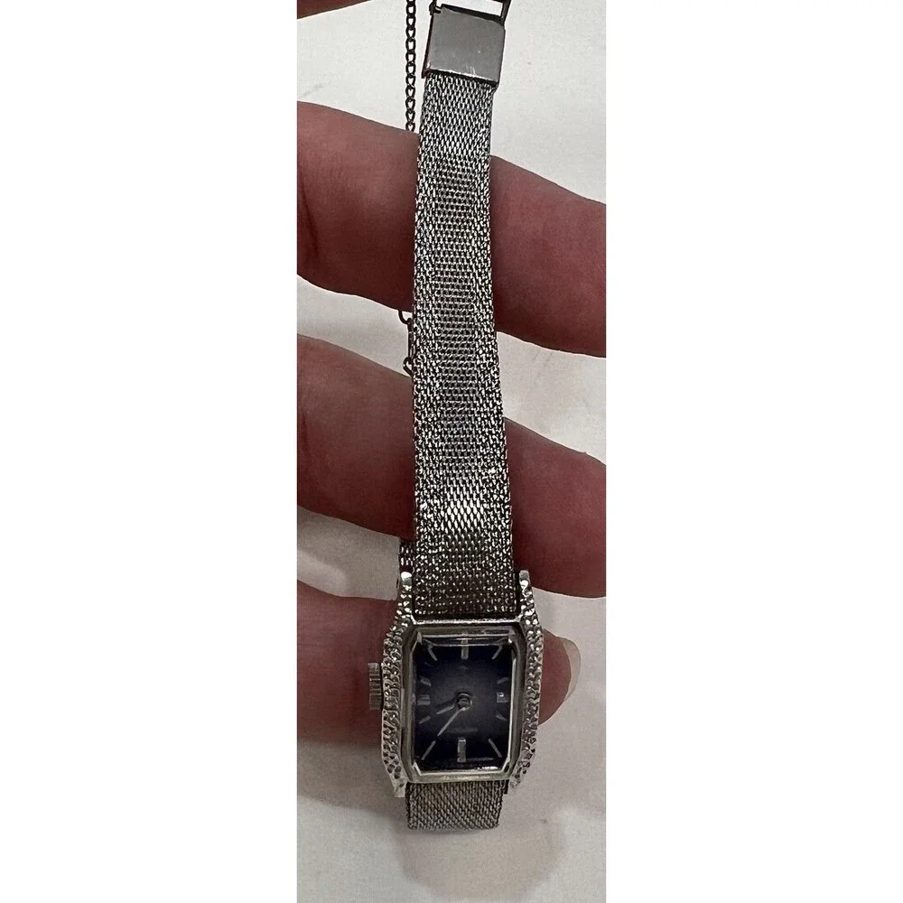 Rare vintage Seiko 11-4300 Ladies Mechanical Watch Blue Sunburst Dial Works